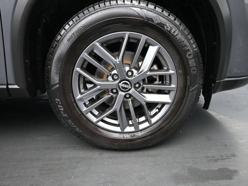 Used 2024 Nissan Rogue S AWD/4WD image 10