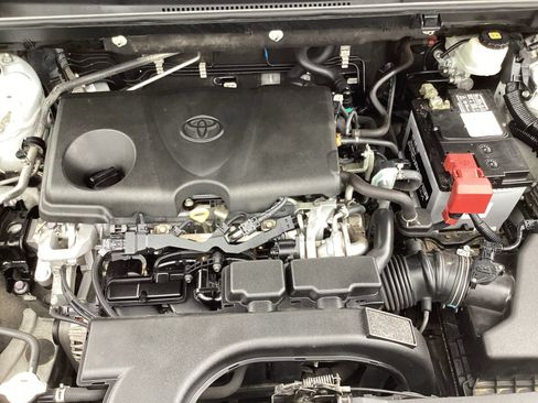 Used 2021 Toyota RAV4 LE FWD image 29