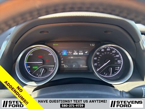 Used 2020 Toyota Camry XLE w/ Four Season Floor Mat Package image 22