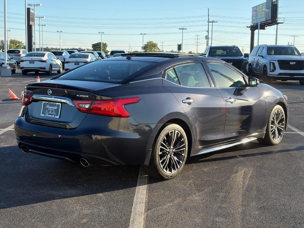 Used 2016 Nissan Maxima Platinum w/ Interior Lighting Package FWD image 5
