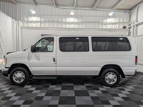 Used 2010 Ford E-350 and Econoline 350 XL RWD image 2