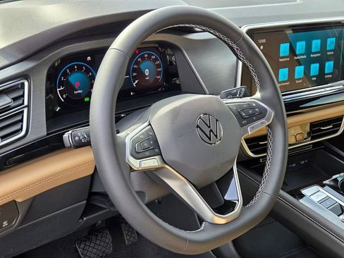 New 2026 Volkswagen Atlas Cross Sport SE FWD image 11