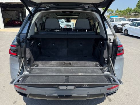 Used 2024 BMW X7 xDrive40i w/ Premium Package AWD/4WD image 25