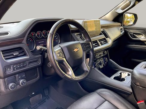Used 2021 Chevrolet Tahoe LT w/ Luxury Package RWD image 14