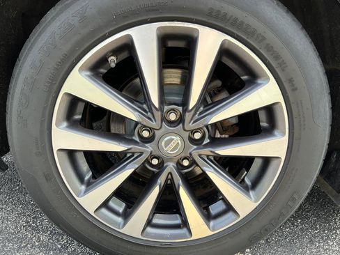 Used 2017 Nissan Altima 2.5 SL w/ Moonroof Package FWD image 14
