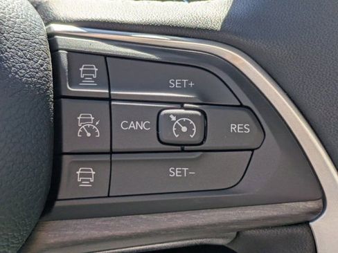 New 2025 Jeep Grand Cherokee L Limited w/ Black Appearance Package AWD/4WD image 23