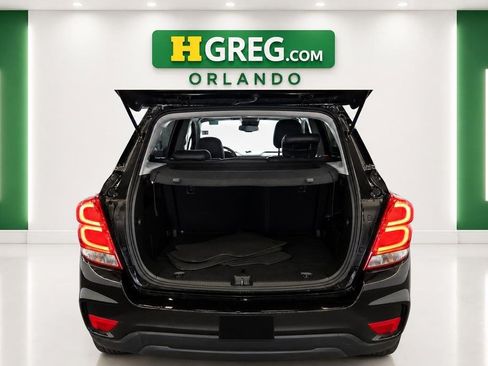 Used 2022 Chevrolet Trax LT w/ Midnight Edition AWD/4WD image 10