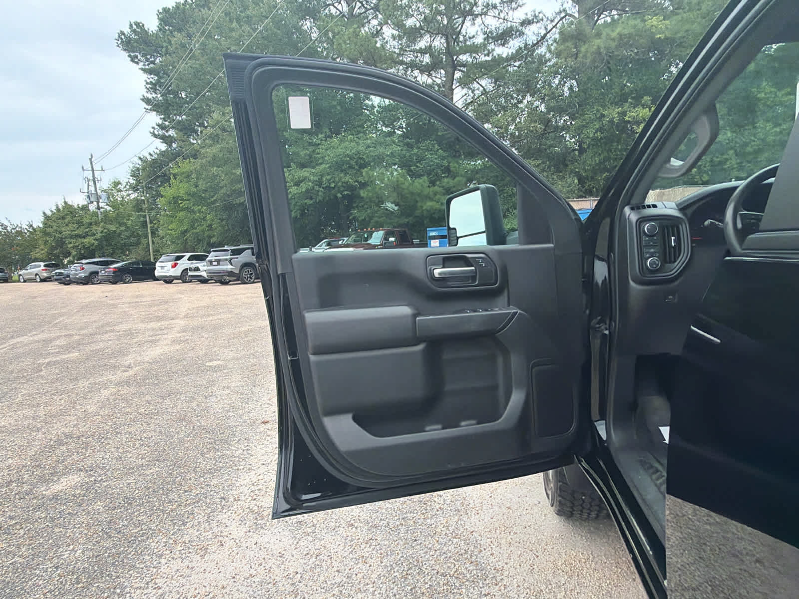 Used 2025 Chevrolet Silverado 2500 Custom w/ Custom Convenience Package AWD/4WD image 18