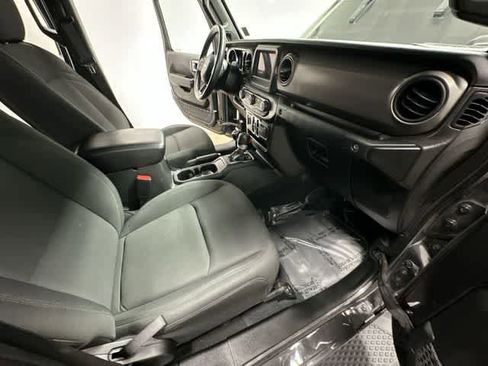 Used 2022 Jeep Gladiator Sport image 21