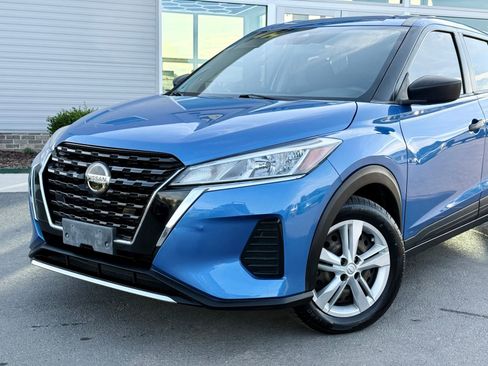 Used 2021 Nissan Kicks S FWD image 3