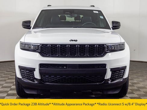 Used 2023 Jeep Grand Cherokee L Laredo image 13