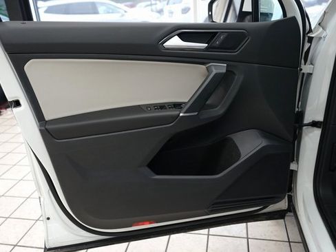 Used 2018 Volkswagen Tiguan SE image 21