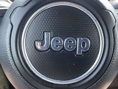 Used 2022 Jeep Wrangler Sport AWD/4WD image 28