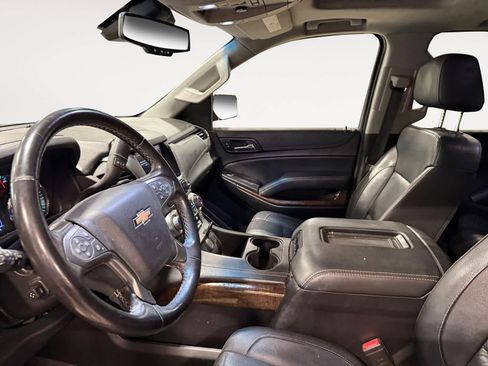 Used 2019 Chevrolet Suburban LT image 10
