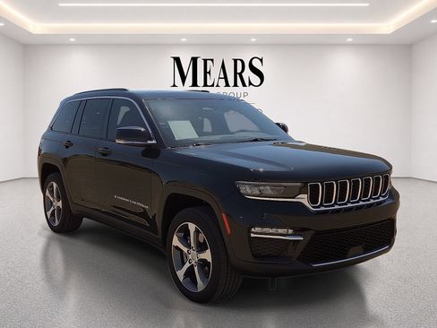 Used 2023 Jeep Grand Cherokee 4WD 4xe image 7
