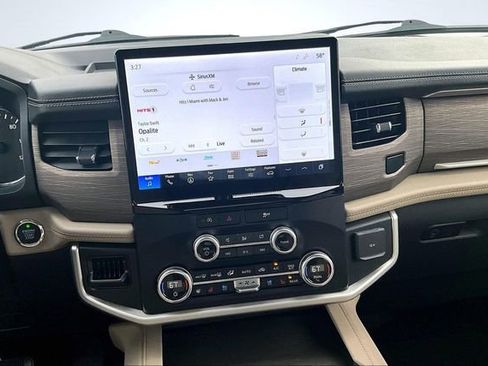 Used 2024 Ford Expedition Max Limited image 11