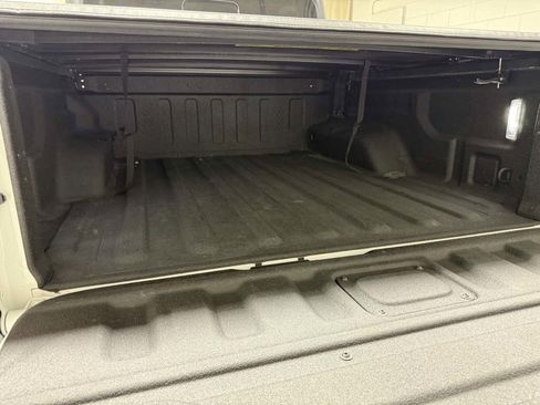 Used 2022 Jeep Gladiator Sport image 21