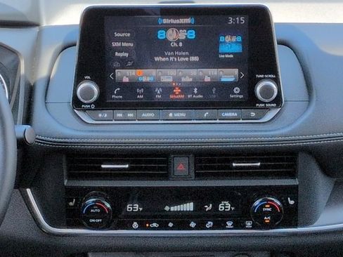 Certified 2025 Nissan Rogue SV w/ SV Premium Package FWD image 18