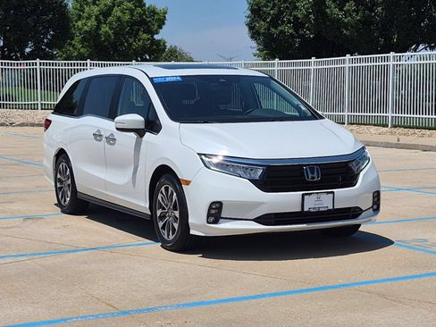 Certified 2024 Honda Odyssey EX-L image 4
