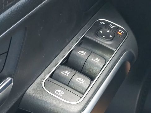 Used 2022 Mercedes-Benz GLB 250 4MATIC image 20