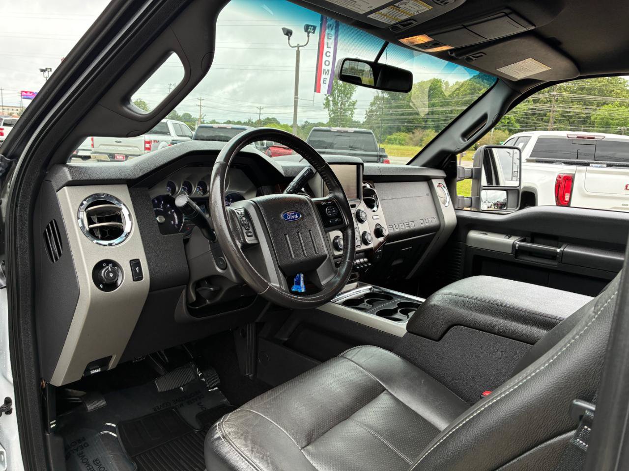 Used 2016 Ford F350 Lariat w/ Lariat Interior Package AWD/4WD image 14