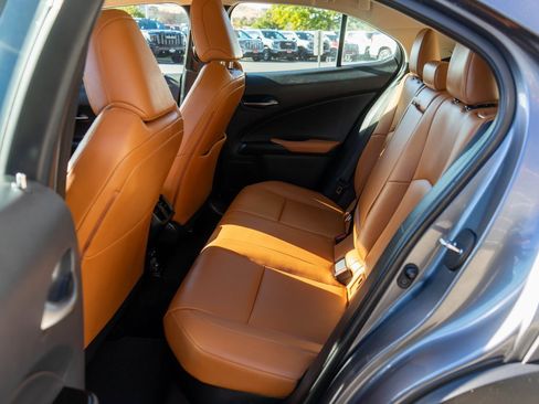 Used 2021 Lexus UX 250h image 12