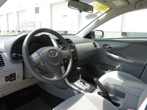 Used 2010 Toyota Corolla FWD image 21