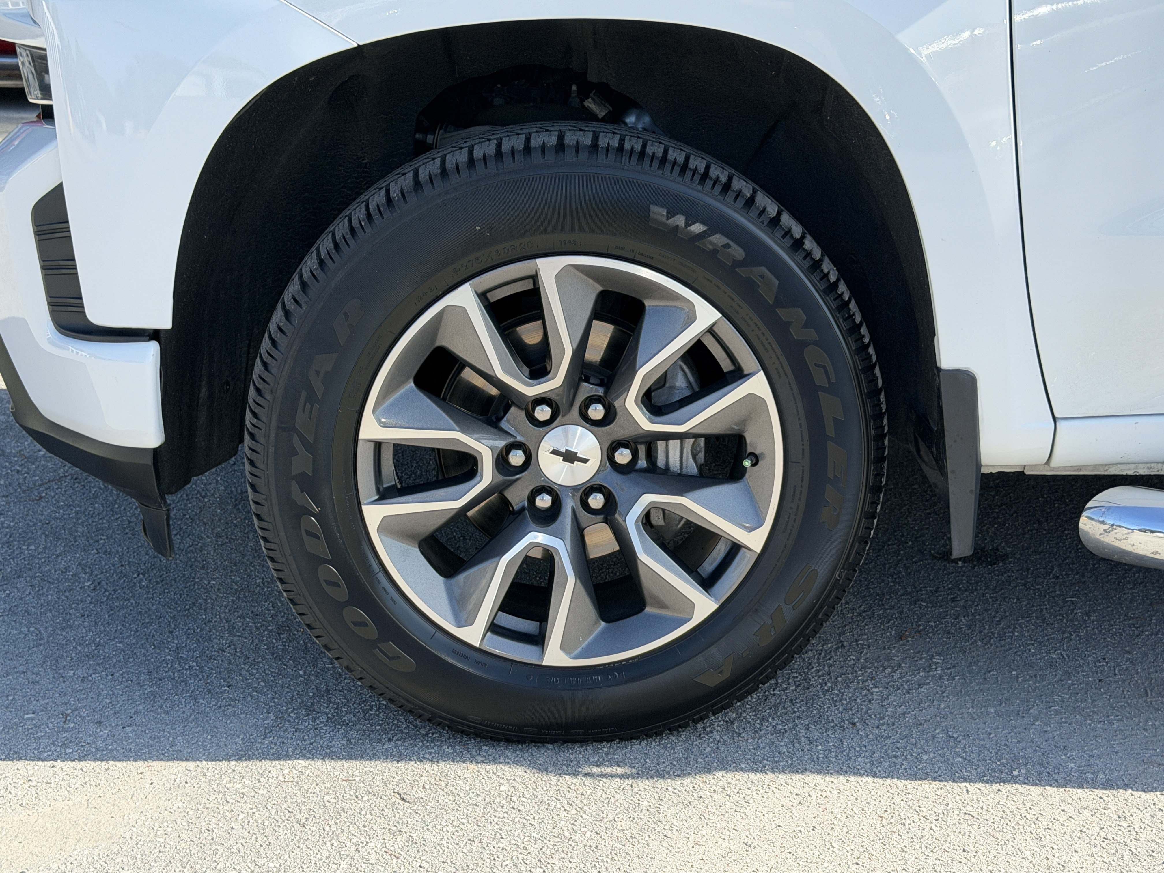 Used 2021 Chevrolet Silverado 1500 RST AWD/4WD image 12