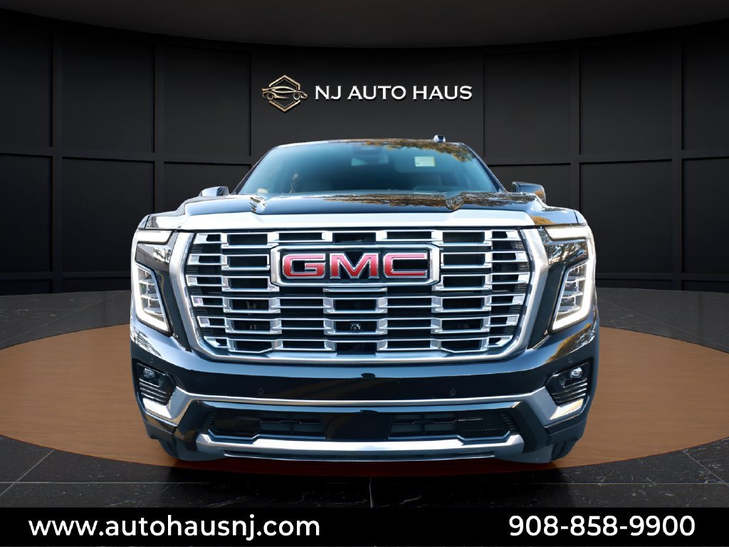 Used 2025 GMC Yukon XL Denali AWD/4WD image 3