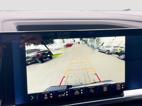 Used 2025 Chevrolet Silverado 1500 LT w/ Texas Edition Plus image 17