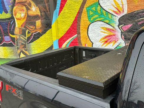 Used 2018 Ford F150 XLT w/ Equipment Group 302A Luxury image 5