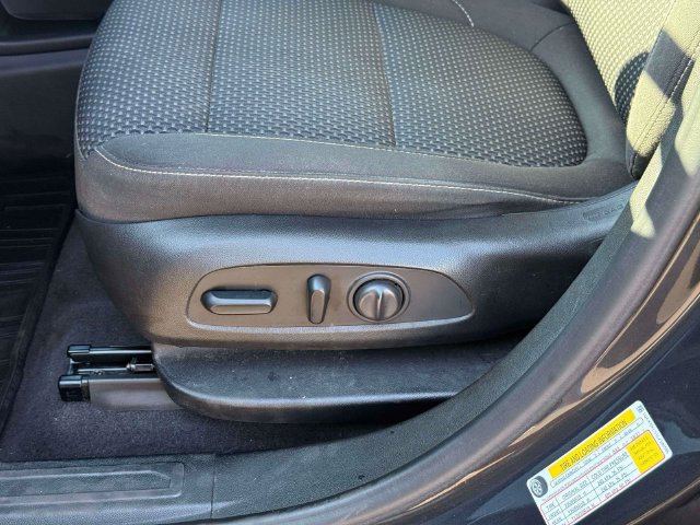 Used 2020 GMC Acadia SLE w/ Driver Convenience Package FWD image 20