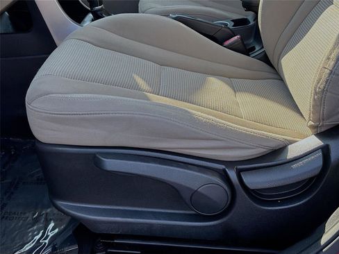 Used 2013 Hyundai Elantra GT image 18