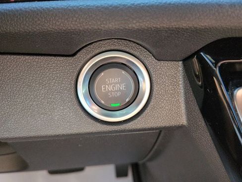 Used 2025 Chevrolet Traverse RS w/ LPO, Floor Liner Package FWD image 23