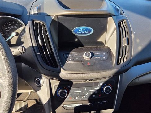 Used 2019 Ford Escape SE image 10