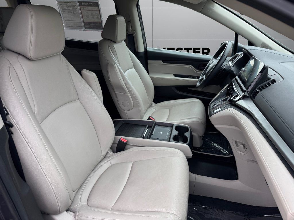 Used 2025 Honda Odyssey EX-L image 17