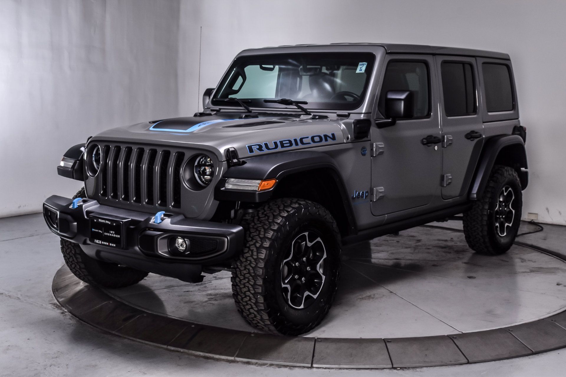 Used 2023 Jeep Wrangler Unlimited Rubicon 4xe w/ Cold Weather Group AWD/4WD image 3