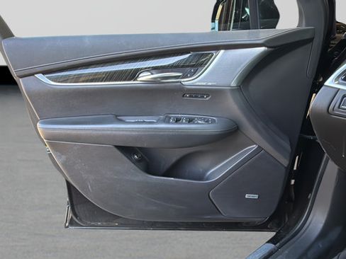Used 2021 Cadillac XT6 Premium Luxury FWD image 28