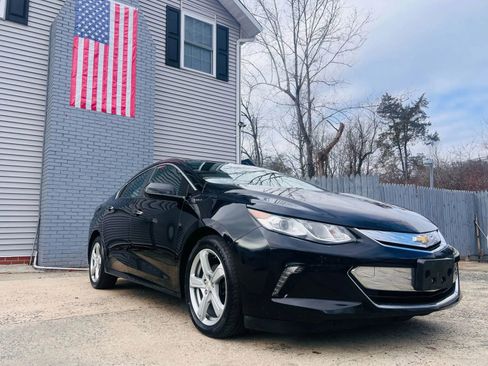Used 2017 Chevrolet Volt LT w/ Comfort Package image 6