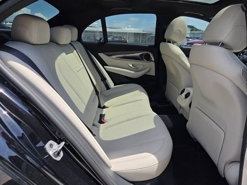 Used 2020 Mercedes-Benz E 350 4MATIC Sedan image 18