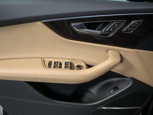 Used 2023 Audi Q8 Premium Plus image 6