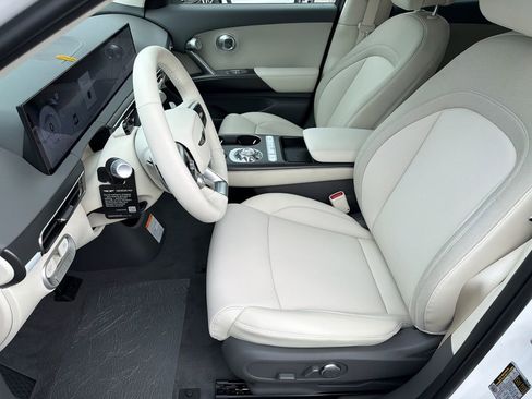 New 2026 Genesis GV60 RWD image 9