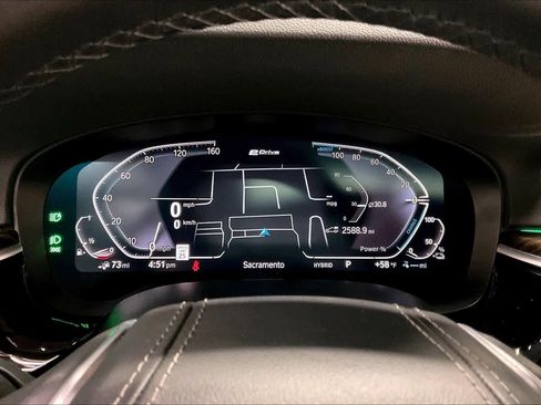 Used 2021 BMW 530e w/ Convenience Package image 21