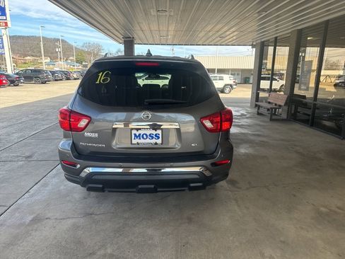Used 2019 Nissan Pathfinder SL image 5