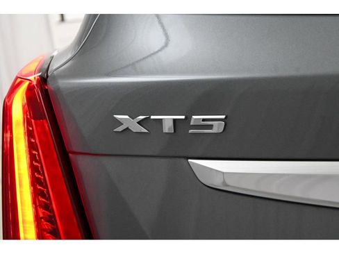 Used 2022 Cadillac XT5 Premium Luxury image 60
