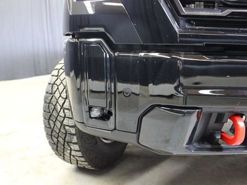 Used 2025 GMC Sierra 2500 AT4X AWD/4WD image 6