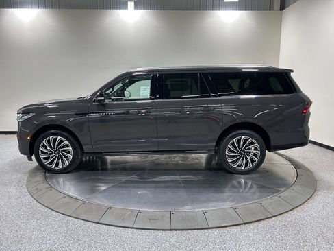 New 2026 Lincoln Navigator L Black Label AWD/4WD image 9