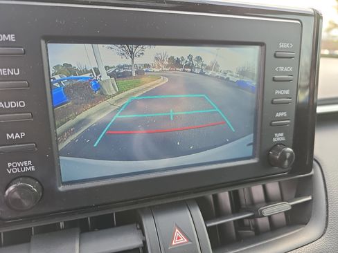 Used 2019 Toyota RAV4 XLE image 23