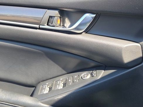 Used 2018 Honda Accord Sport image 26
