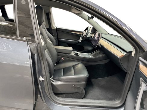 Certified 2023 Tesla Model Y Long Range AWD/4WD image 13